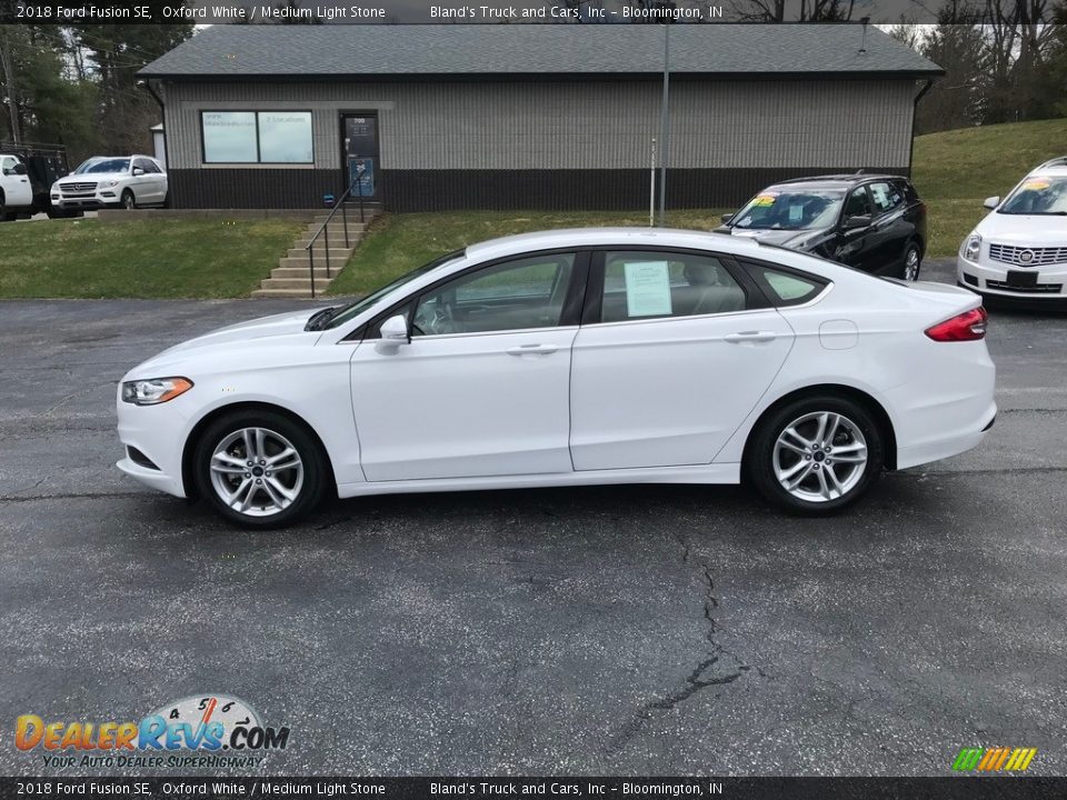 2018 Ford Fusion SE Oxford White / Medium Light Stone Photo #1