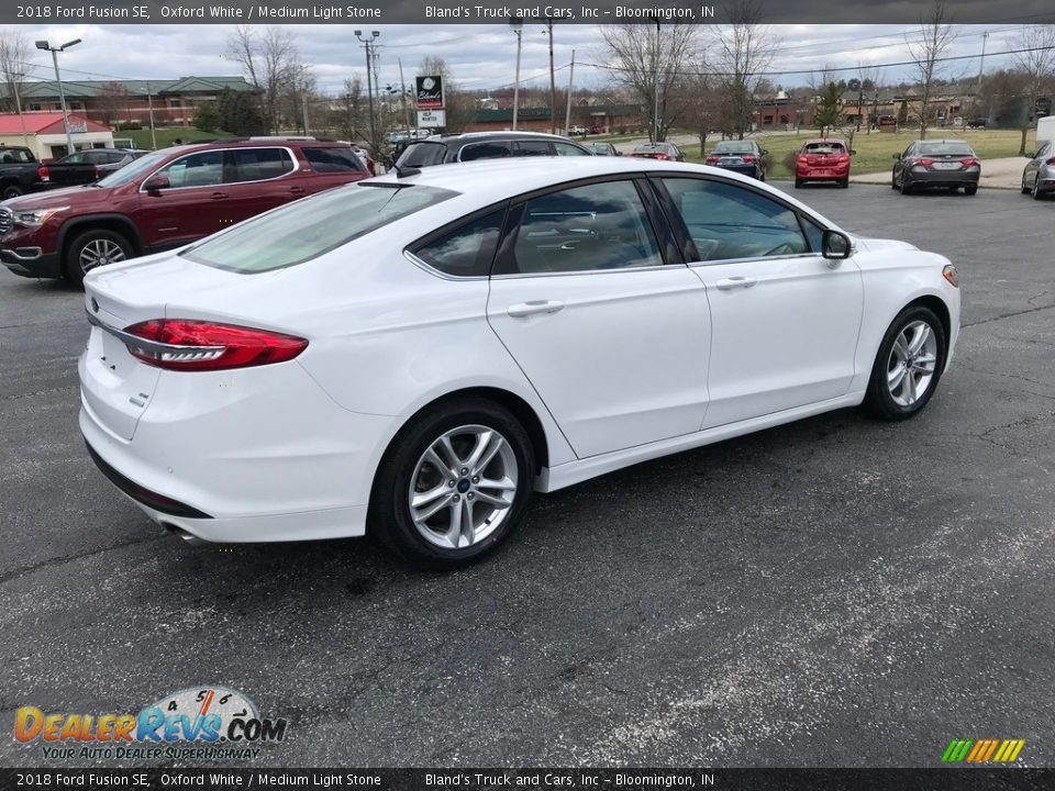 2018 Ford Fusion SE Oxford White / Medium Light Stone Photo #6