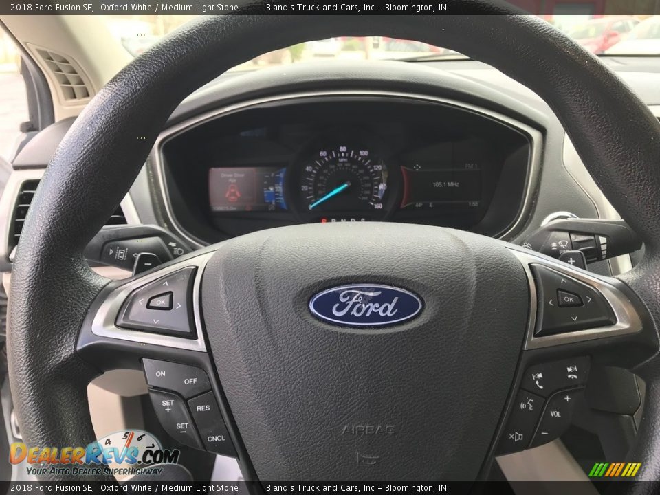 2018 Ford Fusion SE Oxford White / Medium Light Stone Photo #17