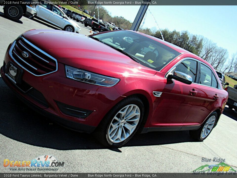 2018 Ford Taurus Limited Burgundy Velvet / Dune Photo #25