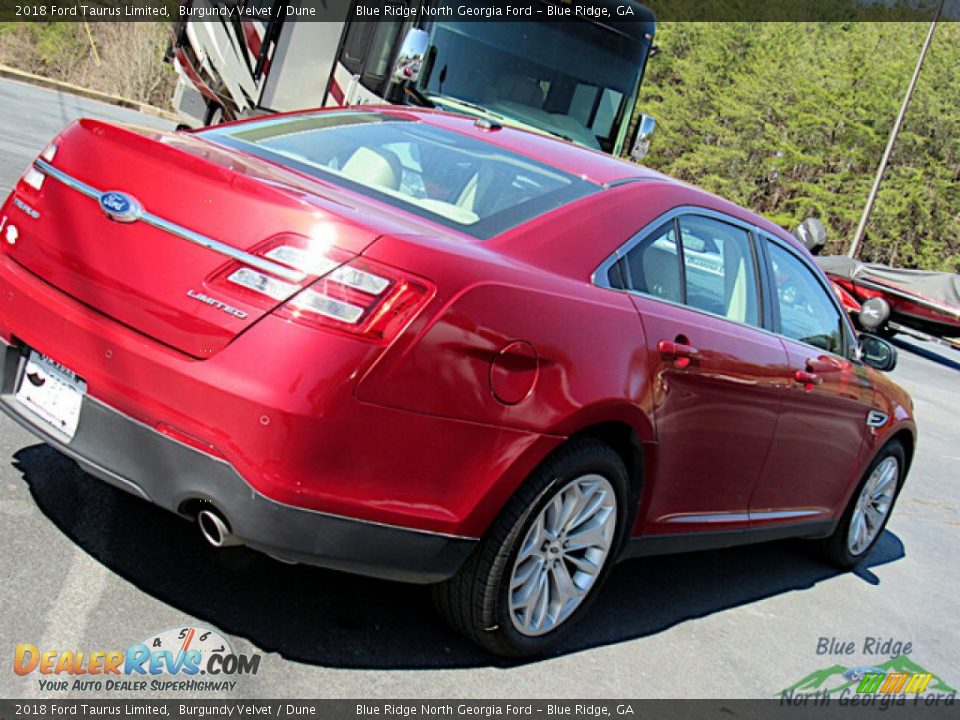 2018 Ford Taurus Limited Burgundy Velvet / Dune Photo #27