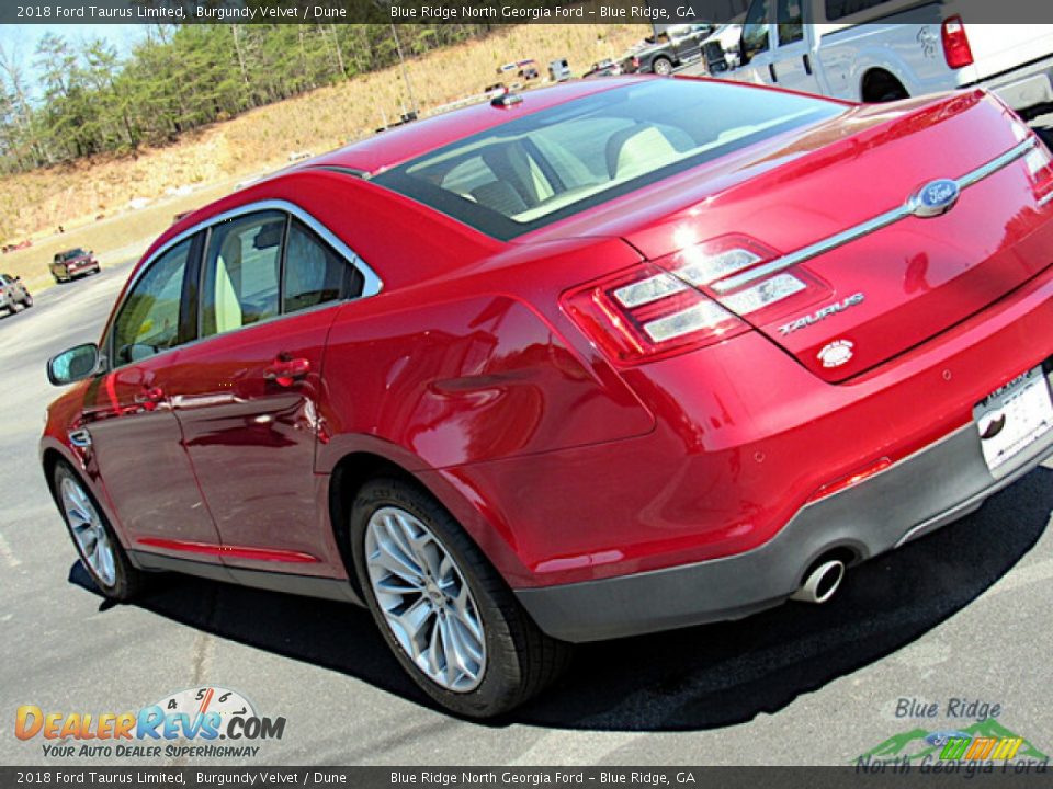 2018 Ford Taurus Limited Burgundy Velvet / Dune Photo #28