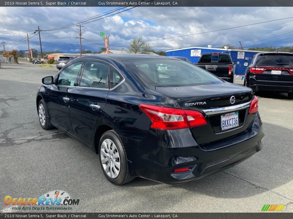 2019 Nissan Sentra S Super Black / Charcoal Photo #5