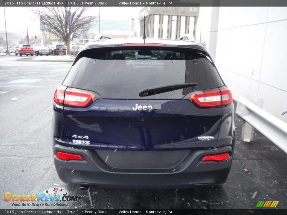 2016 Jeep Cherokee Latitude 4x4 True Blue Pearl / Black Photo #7