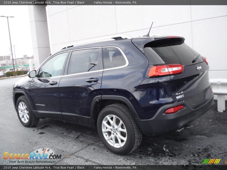 2016 Jeep Cherokee Latitude 4x4 True Blue Pearl / Black Photo #9