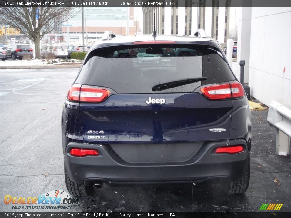 2016 Jeep Cherokee Latitude 4x4 True Blue Pearl / Black Photo #10