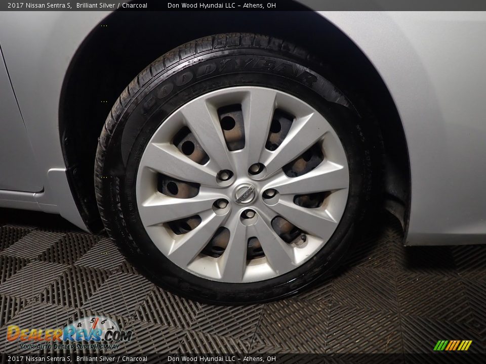 2017 Nissan Sentra S Brilliant Silver / Charcoal Photo #31