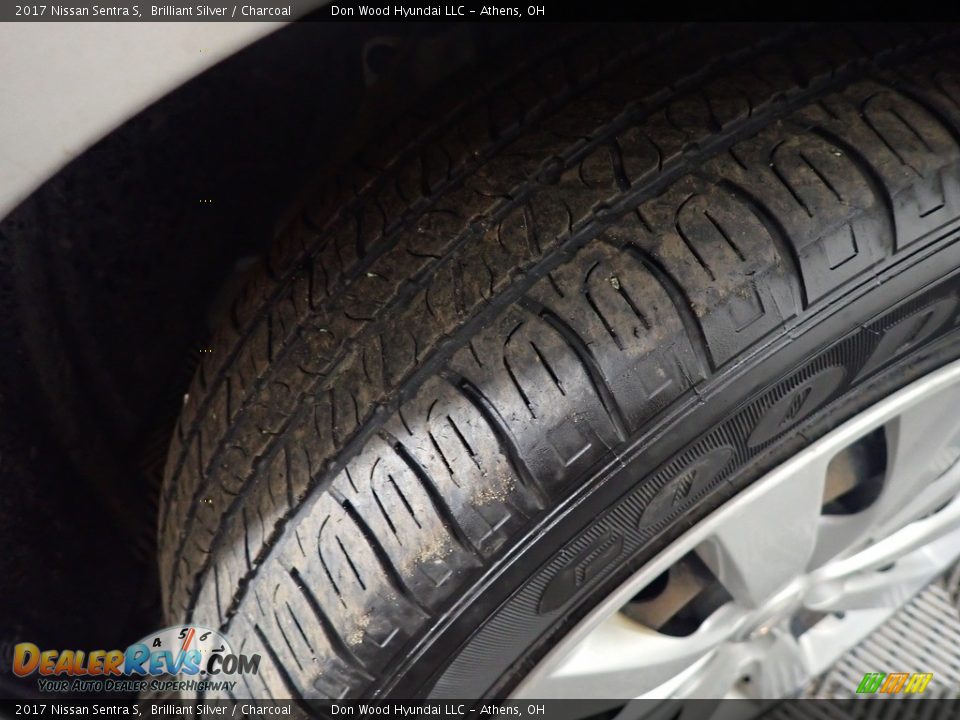2017 Nissan Sentra S Brilliant Silver / Charcoal Photo #32