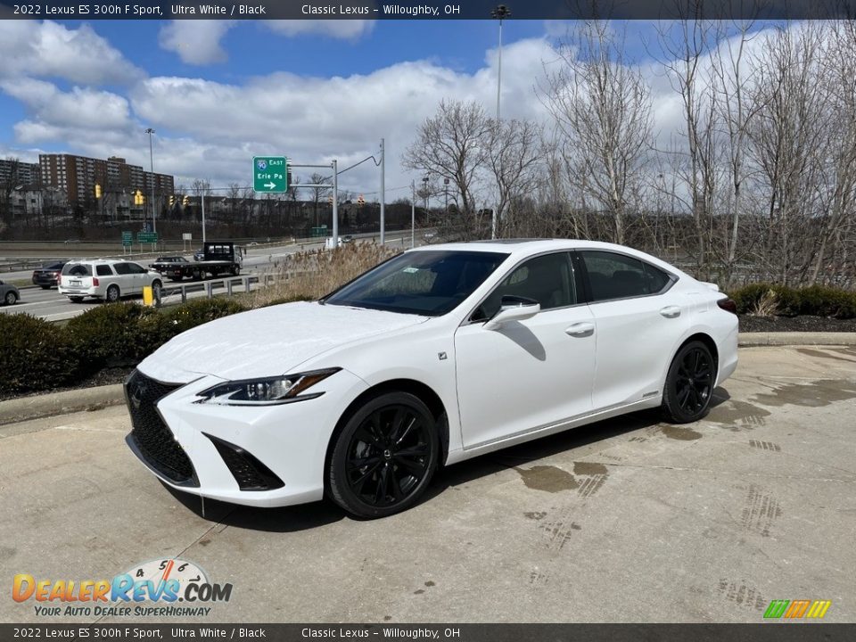 Front 3/4 View of 2022 Lexus ES 300h F Sport Photo #1