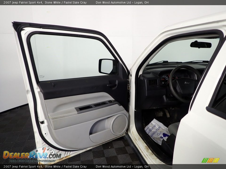 2007 Jeep Patriot Sport 4x4 Stone White / Pastel Slate Gray Photo #7