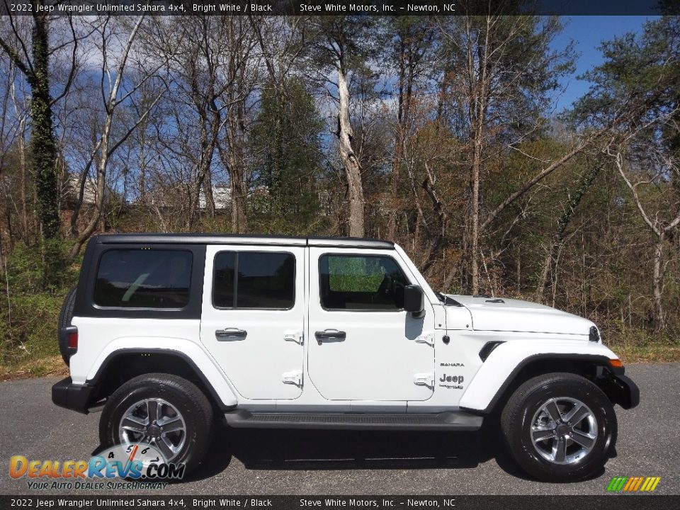 2022 Jeep Wrangler Unlimited Sahara 4x4 Bright White / Black Photo #5