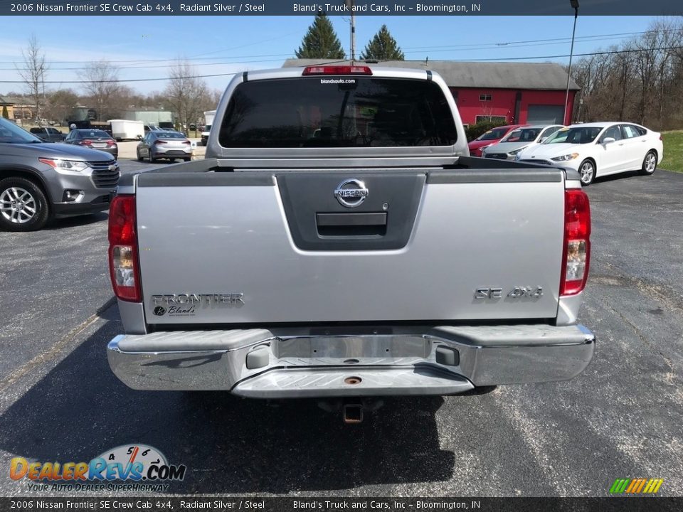 2006 Nissan Frontier SE Crew Cab 4x4 Radiant Silver / Steel Photo #7