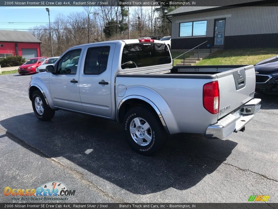 2006 Nissan Frontier SE Crew Cab 4x4 Radiant Silver / Steel Photo #9