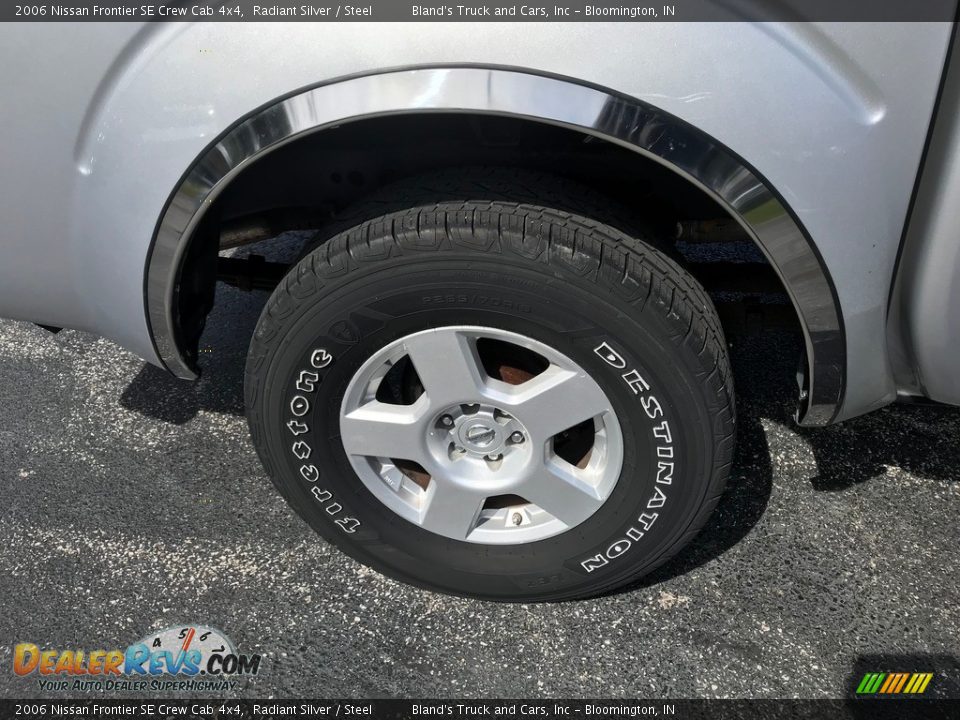 2006 Nissan Frontier SE Crew Cab 4x4 Radiant Silver / Steel Photo #34
