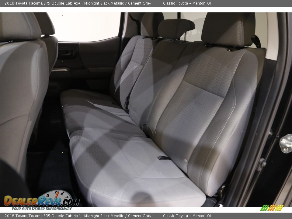 2018 Toyota Tacoma SR5 Double Cab 4x4 Midnight Black Metallic / Cement Gray Photo #16