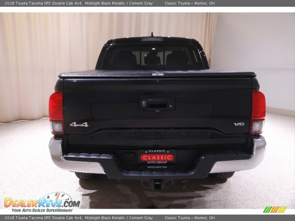 2018 Toyota Tacoma SR5 Double Cab 4x4 Midnight Black Metallic / Cement Gray Photo #17