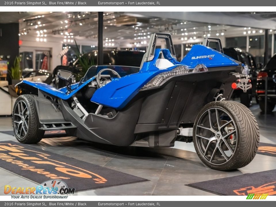 2016 Polaris Slingshot SL Blue Fire/White / Black Photo #3
