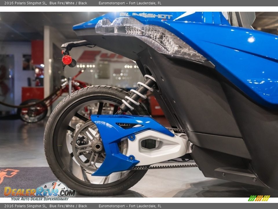 2016 Polaris Slingshot SL Blue Fire/White / Black Photo #4