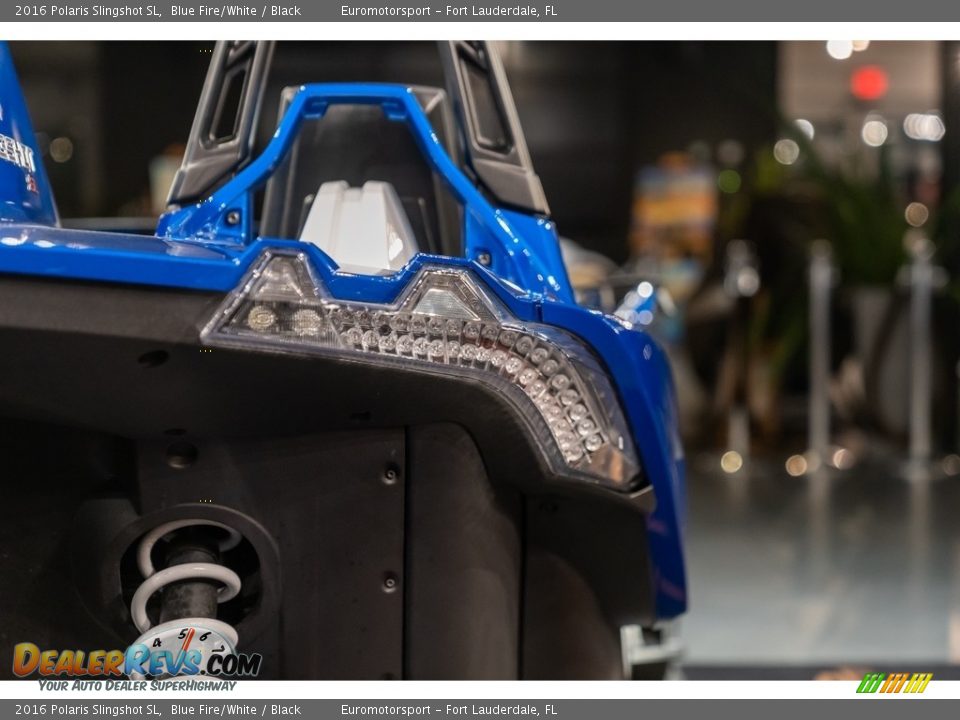 2016 Polaris Slingshot SL Blue Fire/White / Black Photo #12