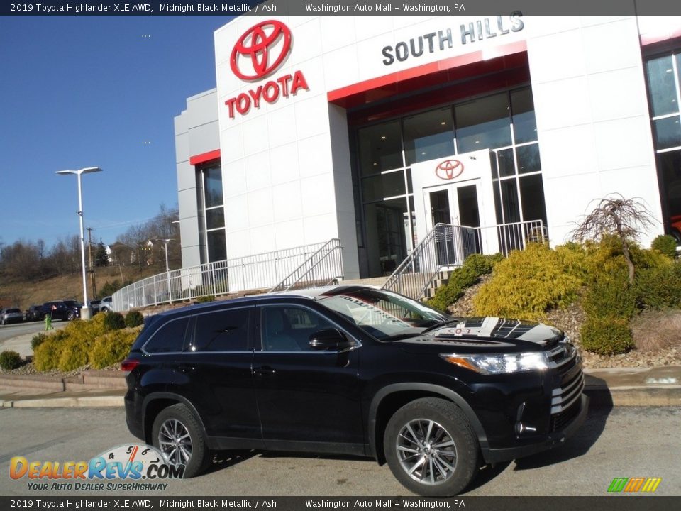 2019 Toyota Highlander XLE AWD Midnight Black Metallic / Ash Photo #2