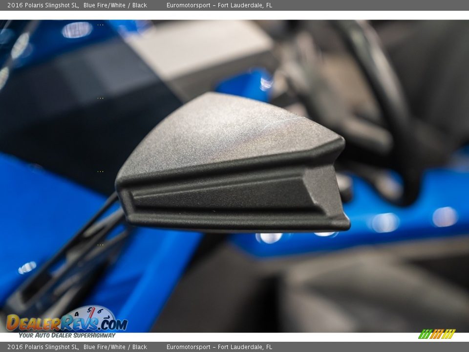 2016 Polaris Slingshot SL Blue Fire/White / Black Photo #14