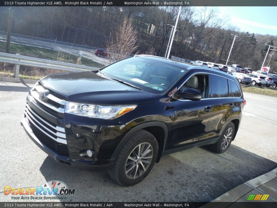 2019 Toyota Highlander XLE AWD Midnight Black Metallic / Ash Photo #14