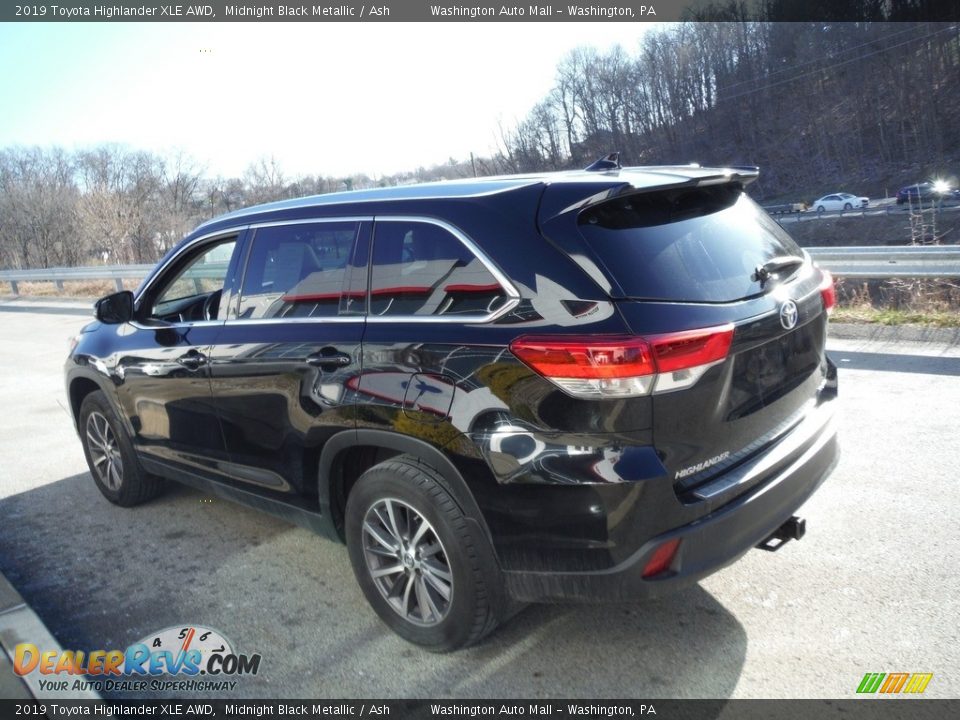 2019 Toyota Highlander XLE AWD Midnight Black Metallic / Ash Photo #15