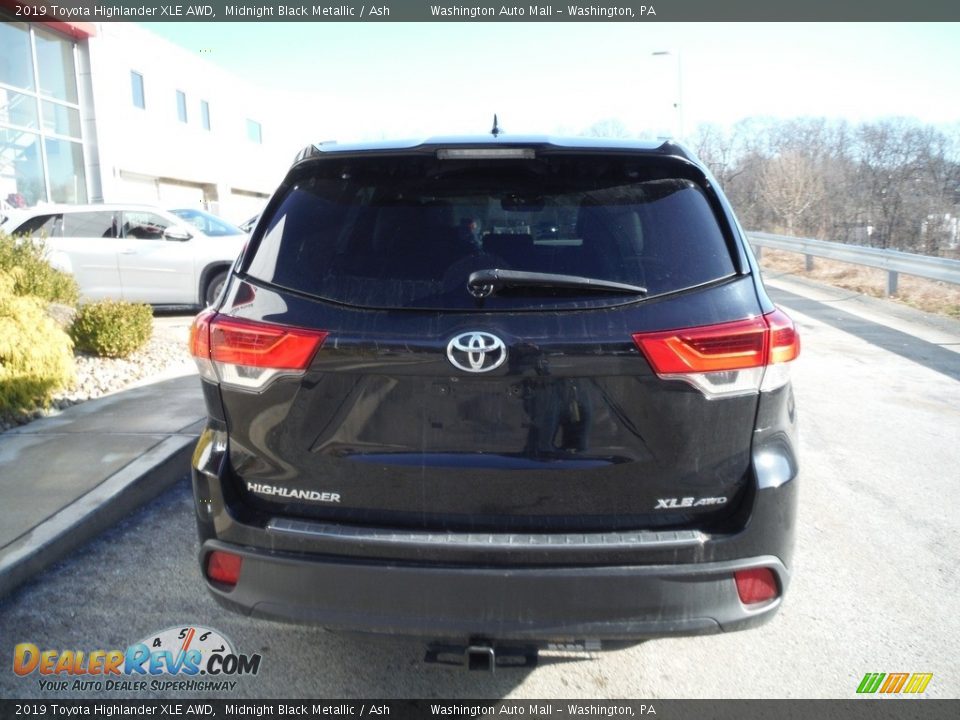 2019 Toyota Highlander XLE AWD Midnight Black Metallic / Ash Photo #16