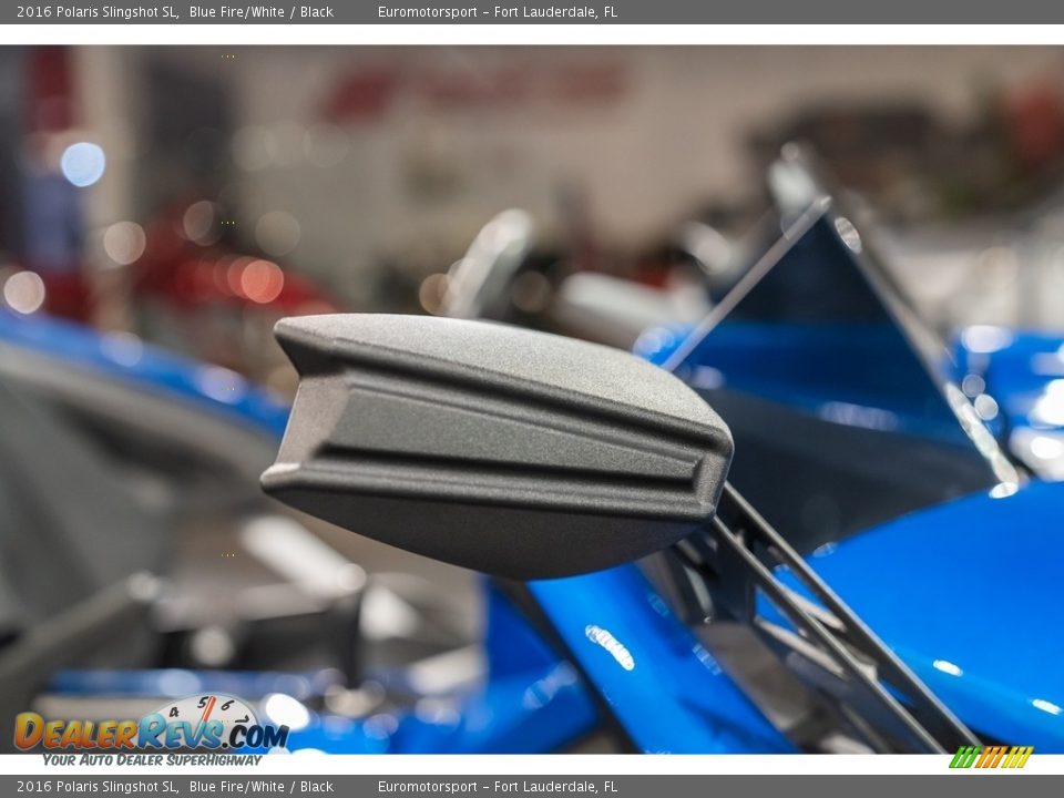 2016 Polaris Slingshot SL Blue Fire/White / Black Photo #27