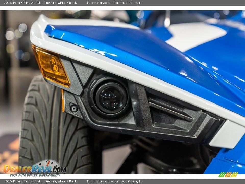 2016 Polaris Slingshot SL Blue Fire/White / Black Photo #28