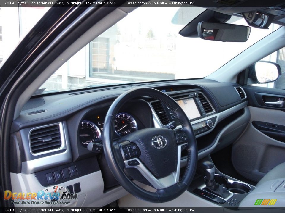 2019 Toyota Highlander XLE AWD Midnight Black Metallic / Ash Photo #21