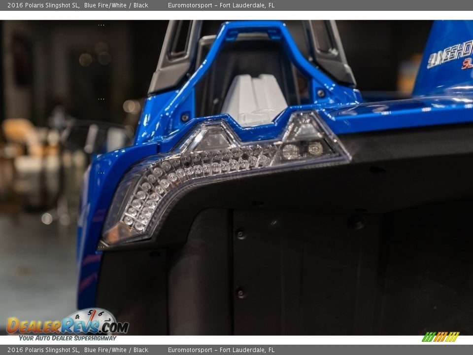 2016 Polaris Slingshot SL Blue Fire/White / Black Photo #33