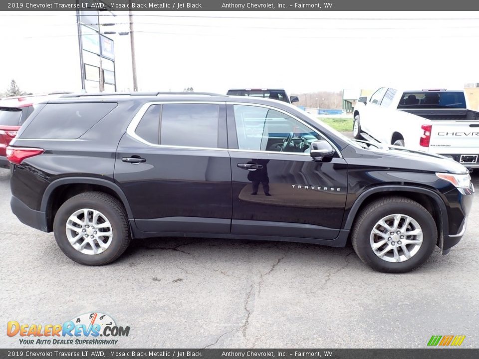 2019 Chevrolet Traverse LT AWD Mosaic Black Metallic / Jet Black Photo #2