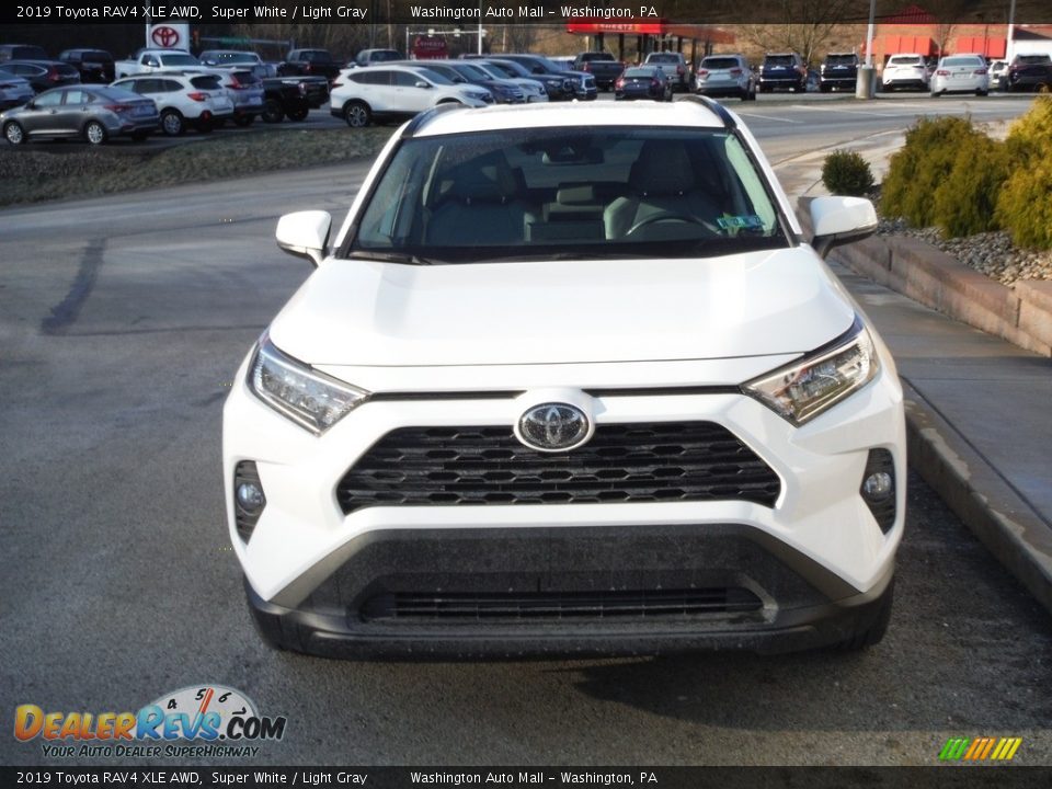 2019 Toyota RAV4 XLE AWD Super White / Light Gray Photo #10