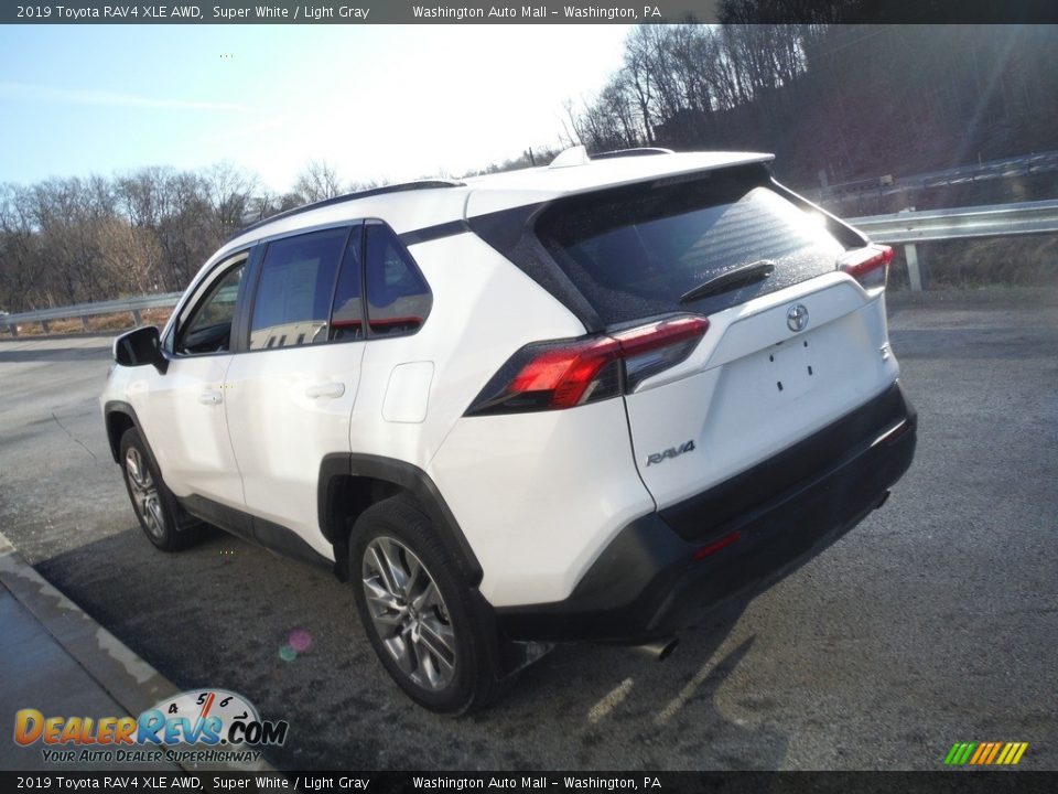 2019 Toyota RAV4 XLE AWD Super White / Light Gray Photo #13