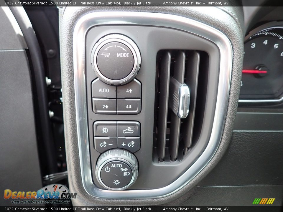 Controls of 2022 Chevrolet Silverado 1500 Limited LT Trail Boss Crew Cab 4x4 Photo #17