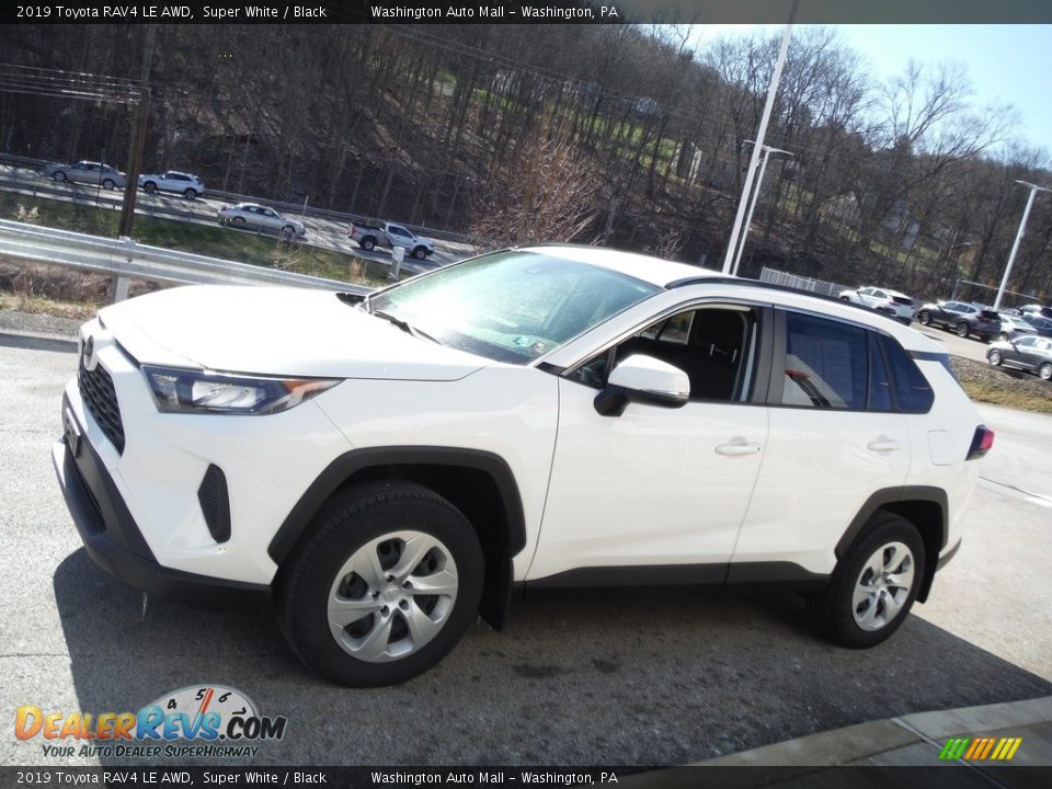 2019 Toyota RAV4 LE AWD Super White / Black Photo #15