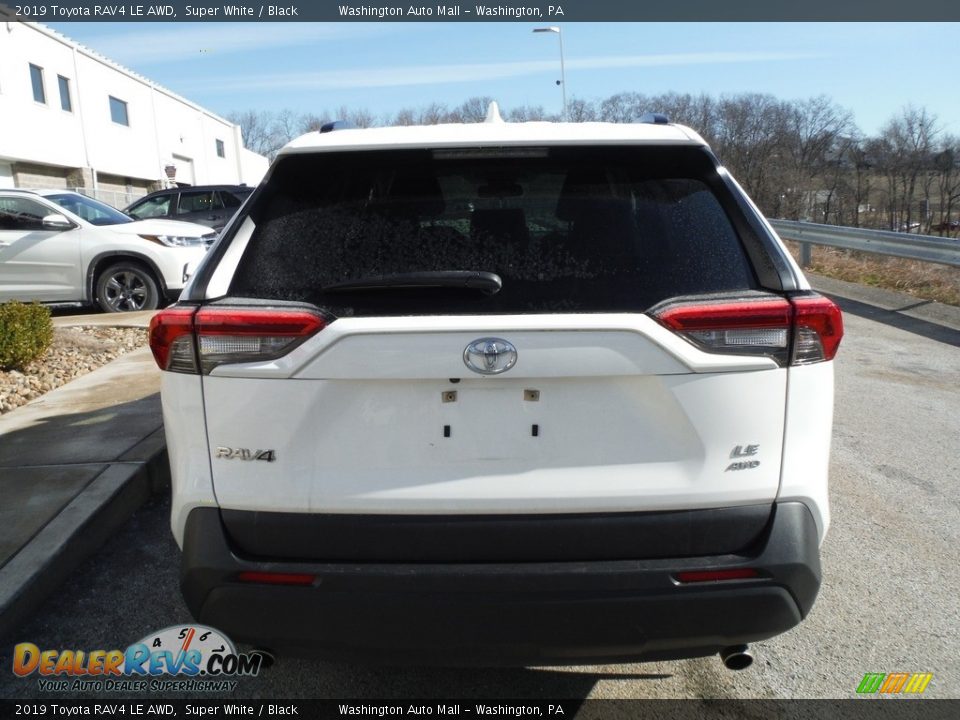 2019 Toyota RAV4 LE AWD Super White / Black Photo #17