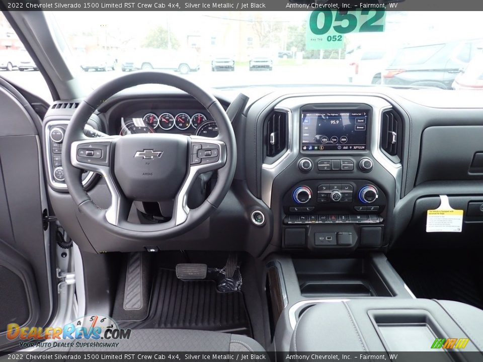 Dashboard of 2022 Chevrolet Silverado 1500 Limited RST Crew Cab 4x4 Photo #13