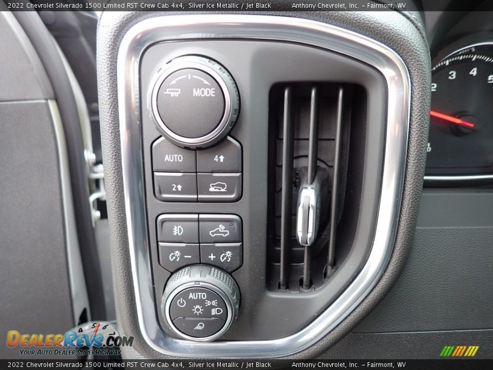 Controls of 2022 Chevrolet Silverado 1500 Limited RST Crew Cab 4x4 Photo #17