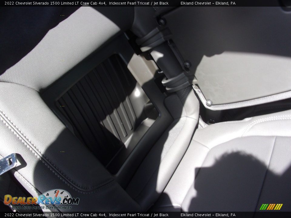 2022 Chevrolet Silverado 1500 Limited LT Crew Cab 4x4 Iridescent Pearl Tricoat / Jet Black Photo #26