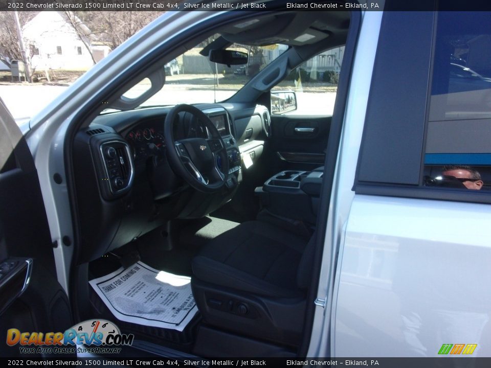 2022 Chevrolet Silverado 1500 Limited LT Crew Cab 4x4 Silver Ice Metallic / Jet Black Photo #13