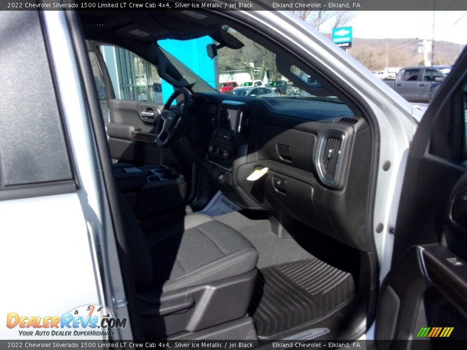 2022 Chevrolet Silverado 1500 Limited LT Crew Cab 4x4 Silver Ice Metallic / Jet Black Photo #17