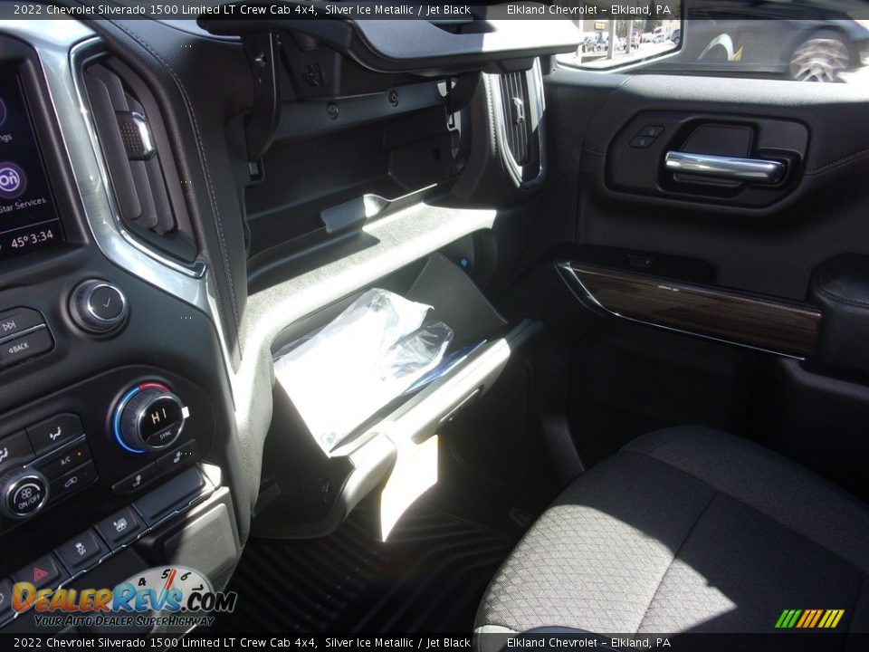 2022 Chevrolet Silverado 1500 Limited LT Crew Cab 4x4 Silver Ice Metallic / Jet Black Photo #36