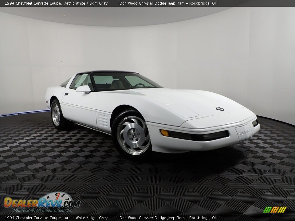 1994 Chevrolet Corvette Coupe Arctic White / Light Gray Photo #3