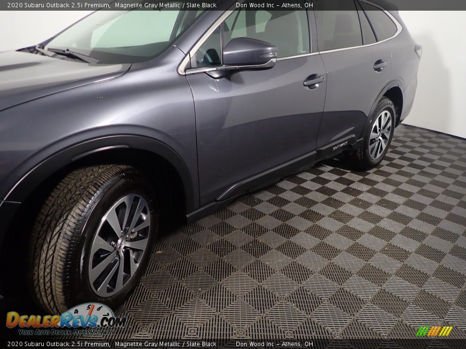 2020 Subaru Outback 2.5i Premium Magnetite Gray Metallic / Slate Black Photo #11