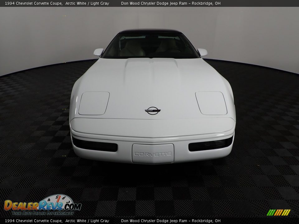 1994 Chevrolet Corvette Coupe Arctic White / Light Gray Photo #4