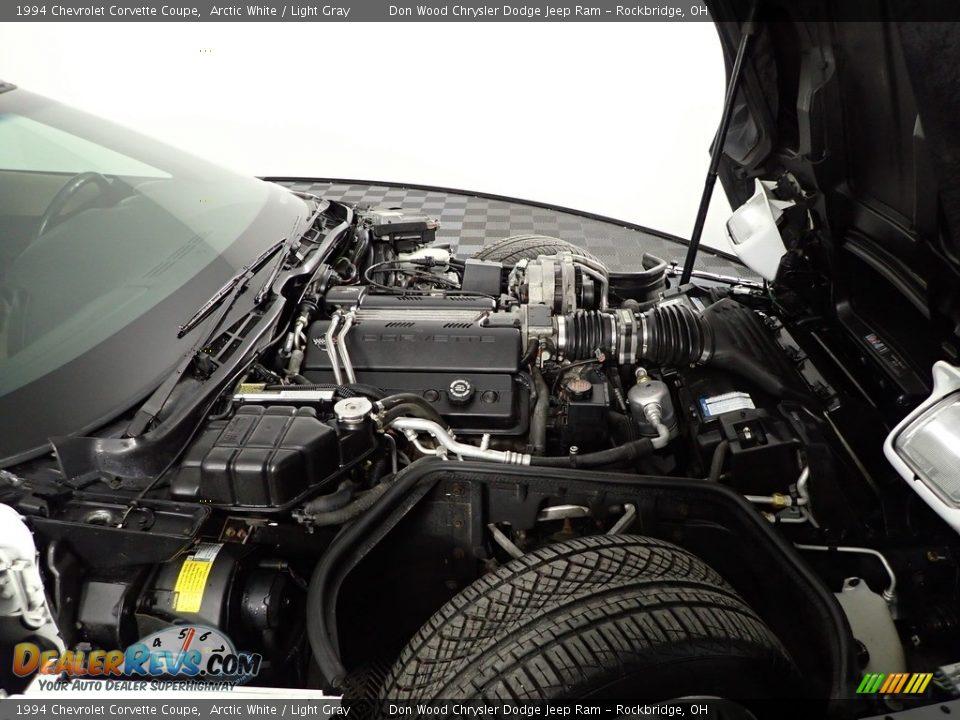 1994 Chevrolet Corvette Coupe Arctic White / Light Gray Photo #6