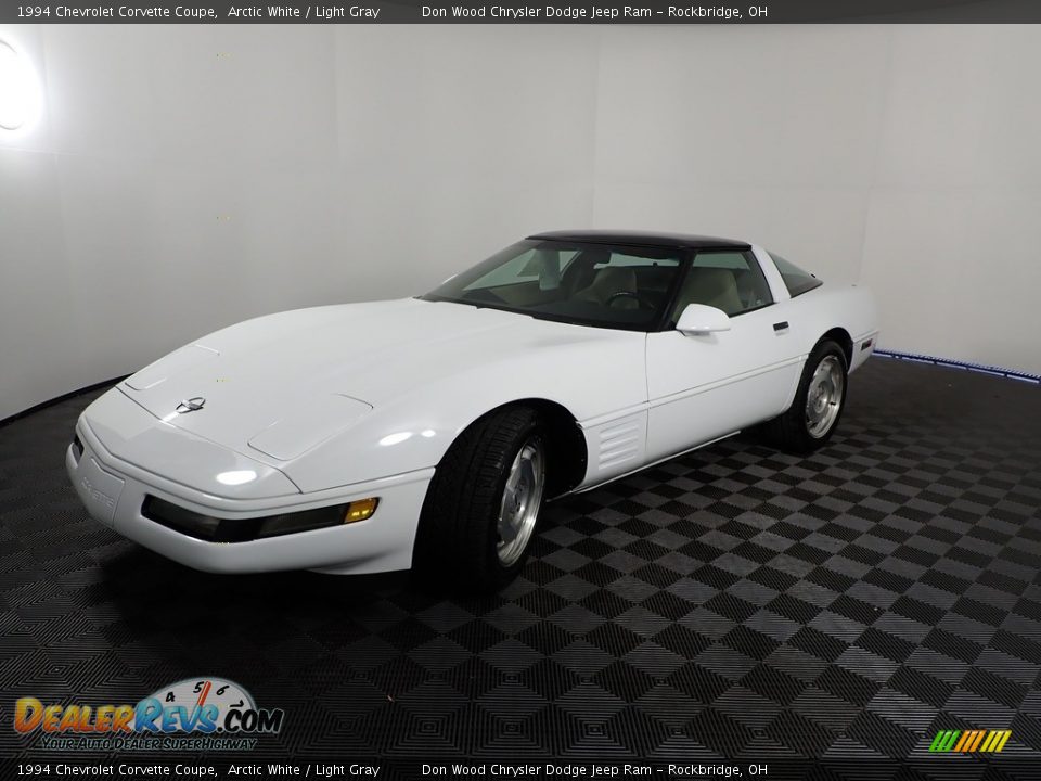 1994 Chevrolet Corvette Coupe Arctic White / Light Gray Photo #7