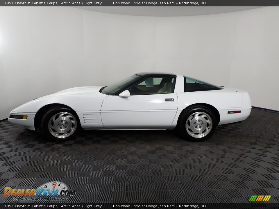 1994 Chevrolet Corvette Coupe Arctic White / Light Gray Photo #8